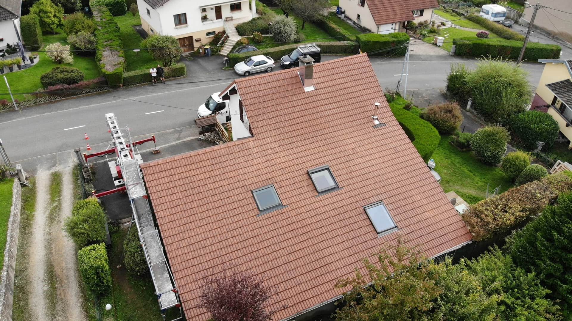 Toiture vue par drone après rénovation