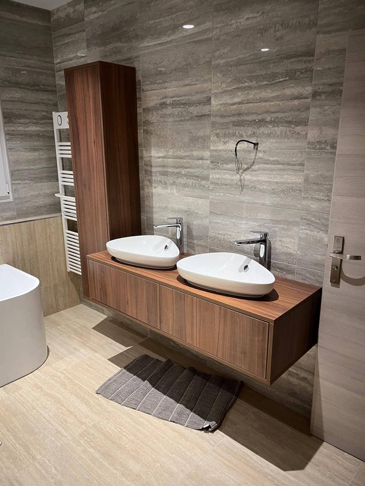 Salle de bain agencée